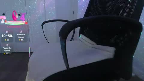 Snapshot of alexpic30 chatting on November 16, 3:01 am alex online show from November 16, 3:01 am