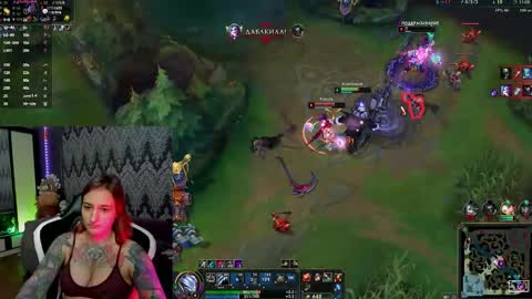 Snapshot of alexracc00n chatting on October 15, 9:59 pm Alex online show from October 15, 9:59 pm