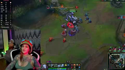 Snapshot of alexracc00n chatting on October 16, 2:51 pm Alex online show from October 16, 2:51 pm