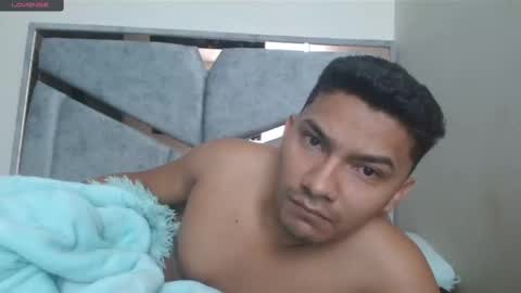 alex y luisa online show from February 12, 2:21 pm