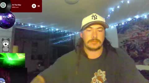Snapshot of alexx1169 chatting on May 1, 7:24 am Alex online show from May 1, 7:24 am
