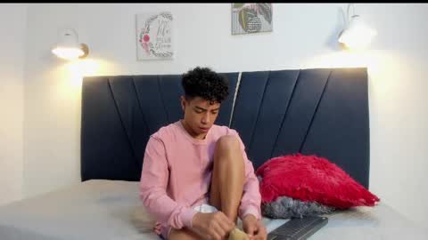 alexx_cum18 online show from April 27, 7:01 pm