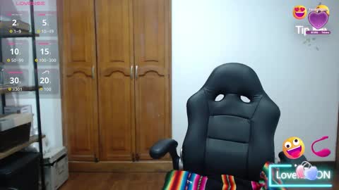 Snapshot of alexxandra20 chatting on October 2, 4:52 am alexa online show from October 2, 4:52 am