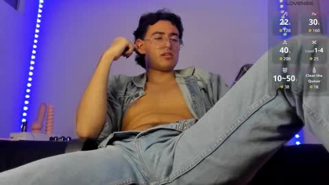 Snapshot of alexxx_savage chatting on November 12, 5:30 am Alexander online show from November 12, 5:30 am