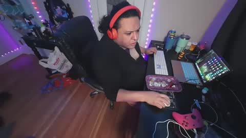 Snapshot of alexxxis2011x3 chatting on January 22, 6:31 am alexxxis2011x3 online show from January 22, 6:31 am