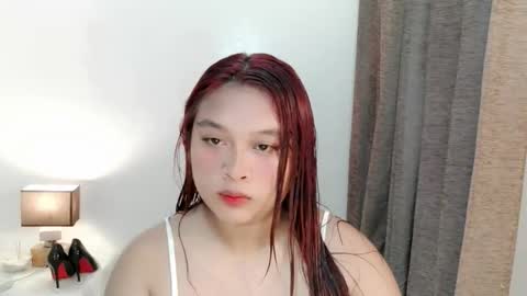 Snapshot of aleysia69 chatting on December 1, 7:24 am MARIE online show from December 1, 7:24 am