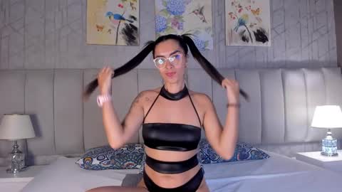 Snapshot of alezkarain chatting on October 1, 4:18 am AlezkaRain online show from October 1, 4:18 am
