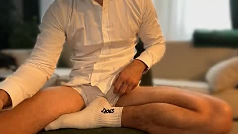 alfadreamer0011 online show from November 10, 1:32 pm