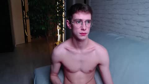 Snapshot of alfie_evanss chatting on October 4, 4:10 am Alfie online show from October 4, 4:10 am