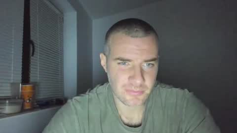 alfiesolomons87 online show from December 2, 8:33 pm