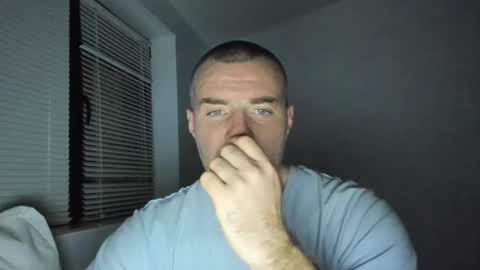 alfiesolomons87 online show from December 3, 6:49 pm