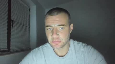 alfiesolomons87 online show from December 4, 7:45 pm