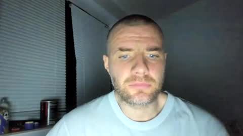 alfiesolomons87 online show from January 20, 8:29 pm