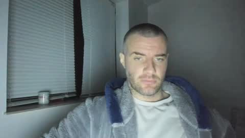 alfiesolomons87 online show from February 18, 7:52 pm