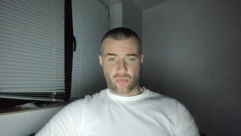 alfiesolomons87 online show from February 20, 8:14 pm