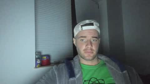 alfiesolomons87 online show from February 28, 7:14 pm