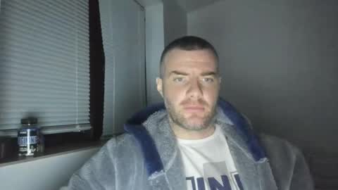 alfiesolomons87 online show from March 5, 8:42 pm