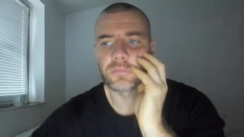 alfiesolomons87 online show from December 3, 10:24 am