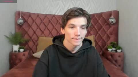 Snapshot of alfred_joness chatting on October 17, 12:52 pm Alfred online show from October 17, 12:52 pm