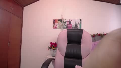 Snapshot of alheli_16 chatting on January 15, 1:52 pm Alheli online show from January 15, 1:52 pm