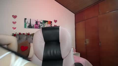 Snapshot of alheli_16 chatting on February 14, 5:46 pm Alheli online show from February 14, 5:46 pm