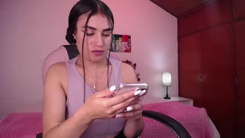 Snapshot of alheli_16 chatting on February 24, 11:10 am Alheli online show from February 24, 11:10 am