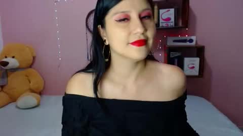 Snapshot of ali_squirt chatting on November 27, 9:39 pm alixia online show from November 27, 9:39 pm