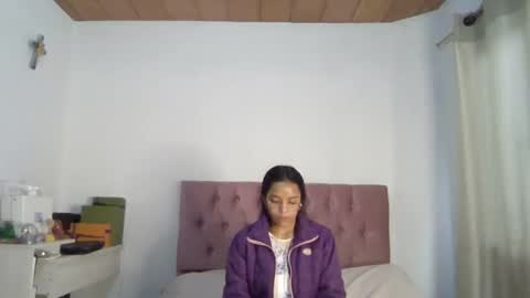 Snapshot of alia054 chatting on February 14, 3:47 pm Alia online show from February 14, 3:47 pm