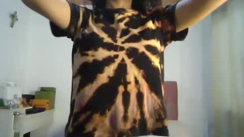 Snapshot of alia054 chatting on February 17, 12:48 pm Alia online show from February 17, 12:48 pm