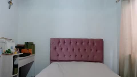 Snapshot of alia054 chatting on September 19, 12:28 pm Alia online show from September 19, 12:28 pm