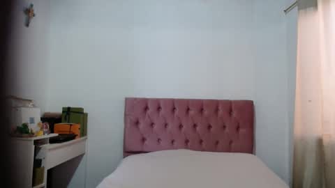 Snapshot of alia054 chatting on September 22, 12:18 pm Alia online show from September 22, 12:18 pm