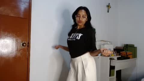 Snapshot of alia054 chatting on September 26, 1:48 pm Alia online show from September 26, 1:48 pm