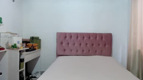 Snapshot of alia054 chatting on October 17, 12:19 pm Alia online show from October 17, 12:19 pm