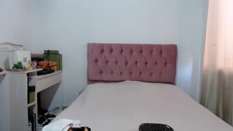 Snapshot of alia054 chatting on October 20, 12:16 pm Alia online show from October 20, 12:16 pm