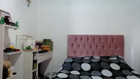 Snapshot of alia054 chatting on October 30, 12:28 pm Alia online show from October 30, 12:28 pm