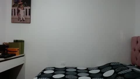 Snapshot of alia054 chatting on November 13, 12:04 pm Alia online show from November 13, 12:04 pm