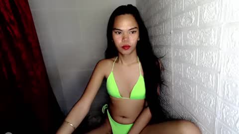 Snapshot of aliahadams chatting on March 6, 11:53 pm ALIAH online show from March 6, 11:53 pm