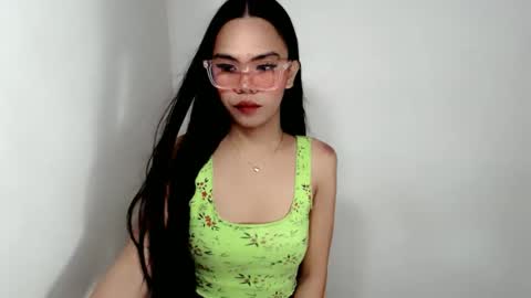 Snapshot of aliahadams chatting on October 14, 9:43 am ALIAH online show from October 14, 9:43 am