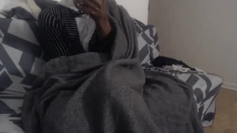 Snapshot of aliasallday chatting on February 11, 1:52 am Alias online show from February 11, 1:52 am