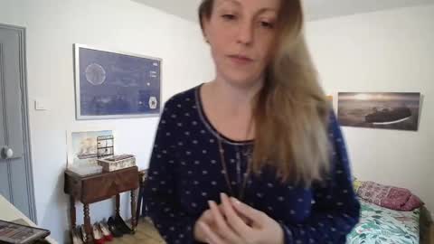 Snapshot of alice8363 chatting on November 16, 8:31 am Alice online show from November 16, 8:31 am