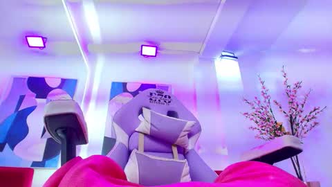 Snapshot of alice_candace chatting on November 22, 3:16 am Alice online show from November 22, 3:16 am