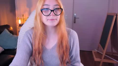 Snapshot of alice_clark13 chatting on November 24, 8:14 am Alis online show from November 24, 8:14 am