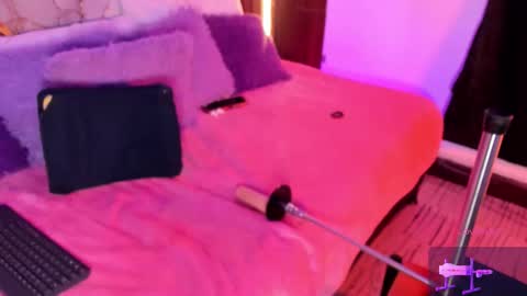 Mey online show from December 19, 5:20 pm