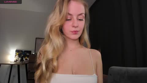 alice_dias online show from February 11, 2:24 pm