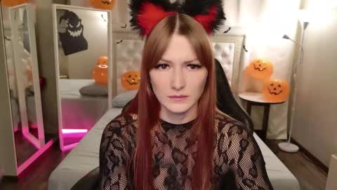 Ur future wife Alice 8 pm - 4 am NY time online show from October 31, 2:12 am