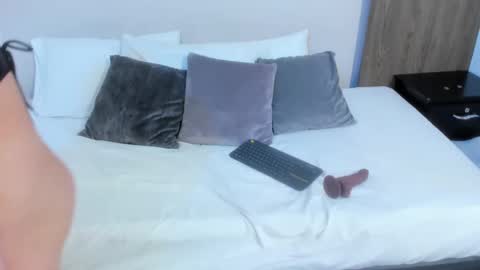 Alice  online show from March 6, 8:59 pm