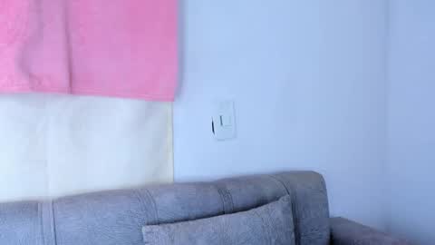 Snapshot of alice_jenner_ chatting on February 28, 12:21 am Alice online show from February 28, 12:21 am