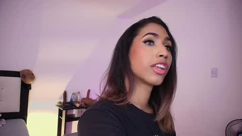 Snapshot of alice_massiel chatting on December 12, 7:26 pm online show from December 12, 7:26 pm