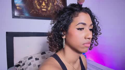 Snapshot of alice_massiel chatting on December 19, 10:10 pm online show from December 19, 10:10 pm