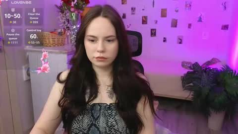 Snapshot of alice_moondark chatting on February 3, 7:08 pm Alice online show from February 3, 7:08 pm